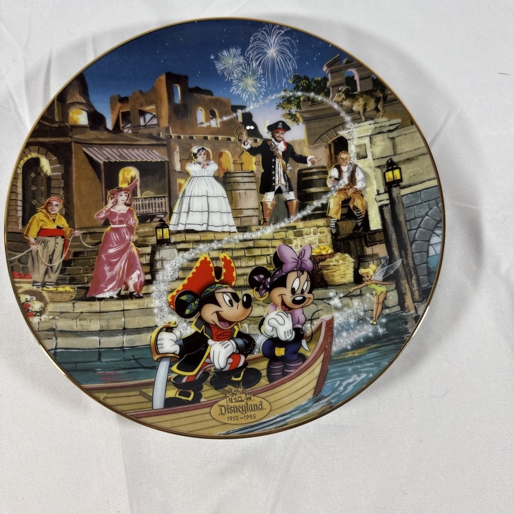 Disney Pirates Of The Caribbean Collector Plate Mickey Minnie 40th Anniversary